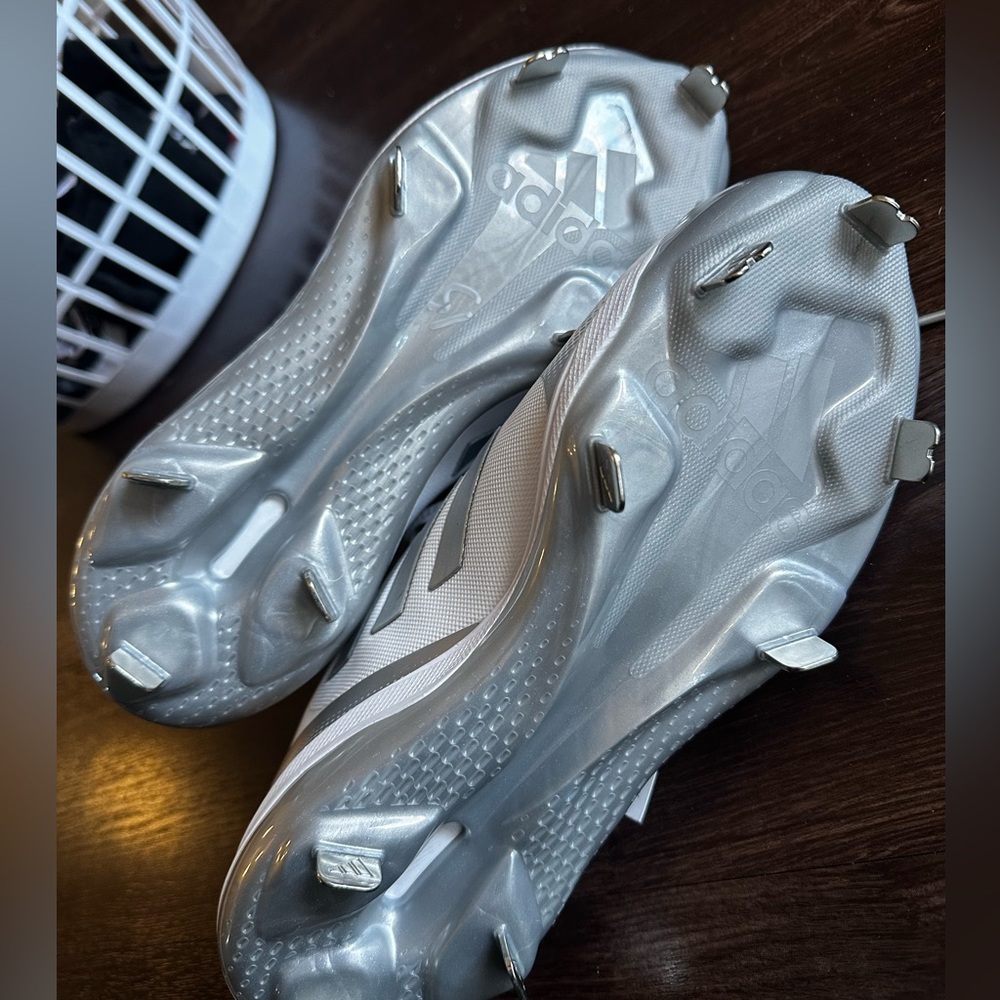 Adidas Cleats (8) - Picture 4 of 6